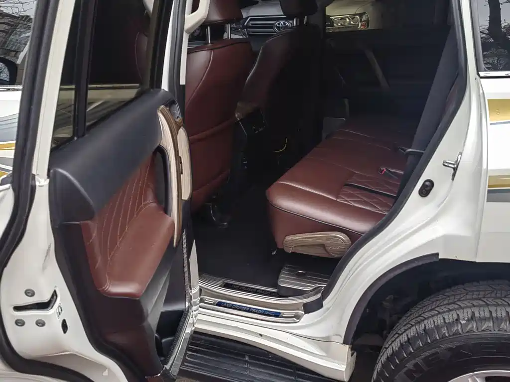 Toyota Prado 2020 — фото 10