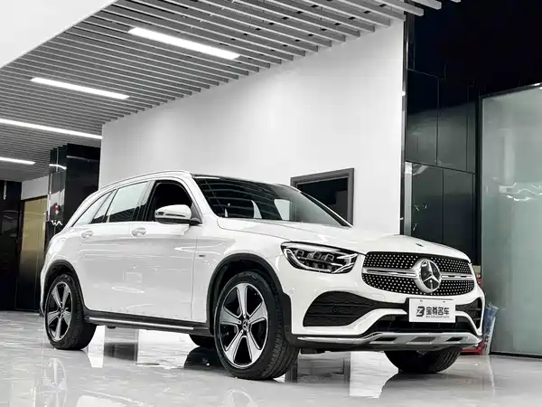 Mercedes-Benz GLC 2023