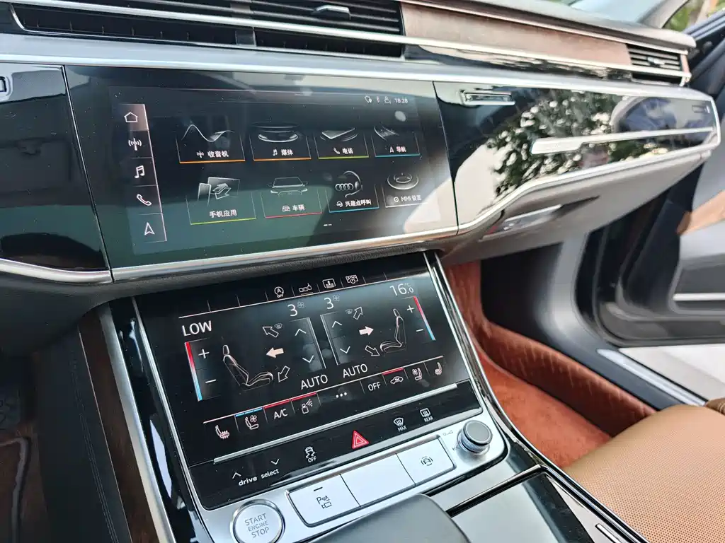 Audi A8 2019 — фото 23