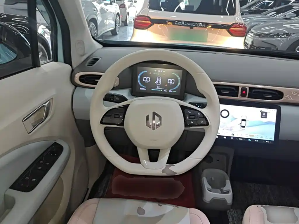 Leapmotor Zero Running T03 2025 — фото 11