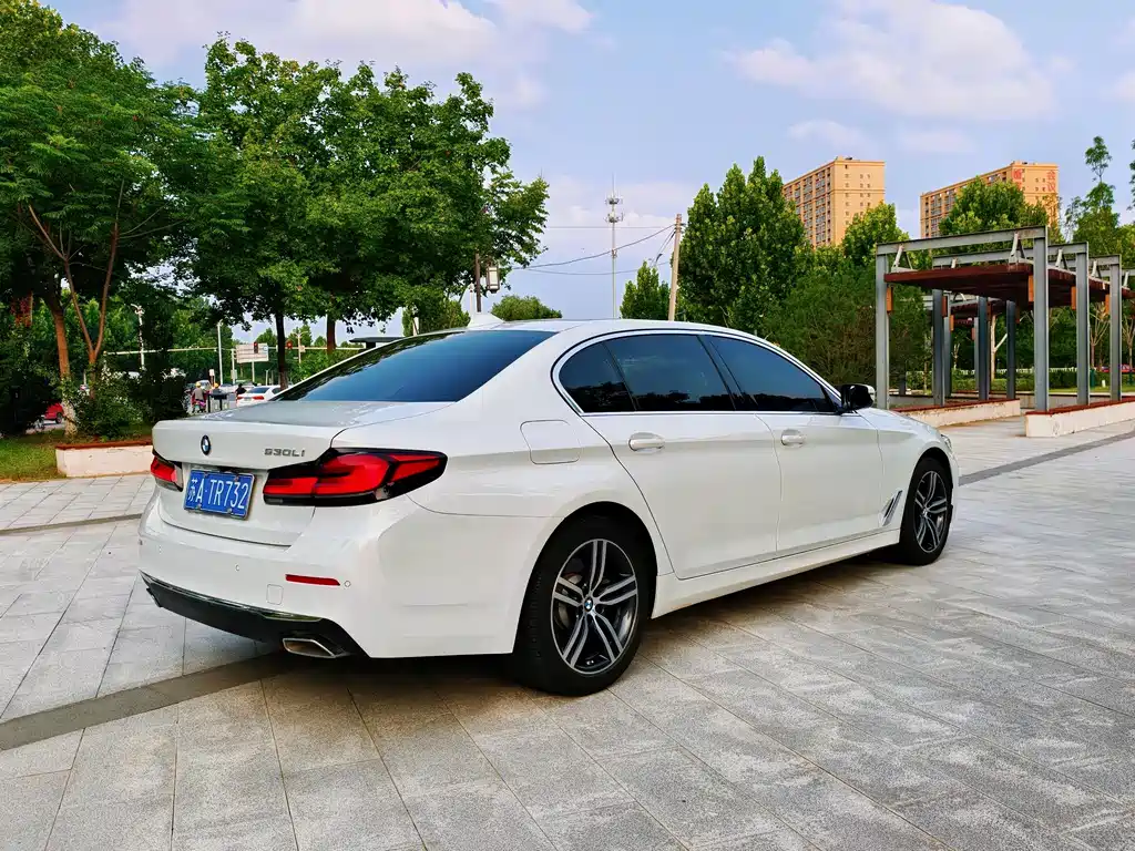 BMW 5 Series 2021