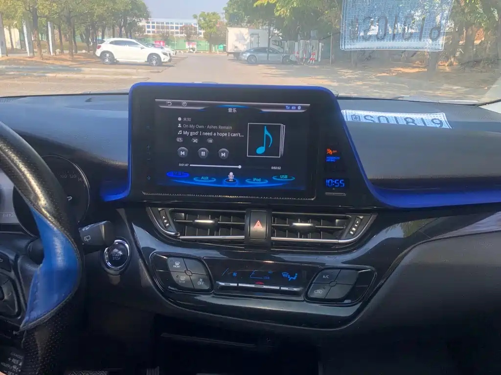 Toyota C-HR 2020 — фото 23
