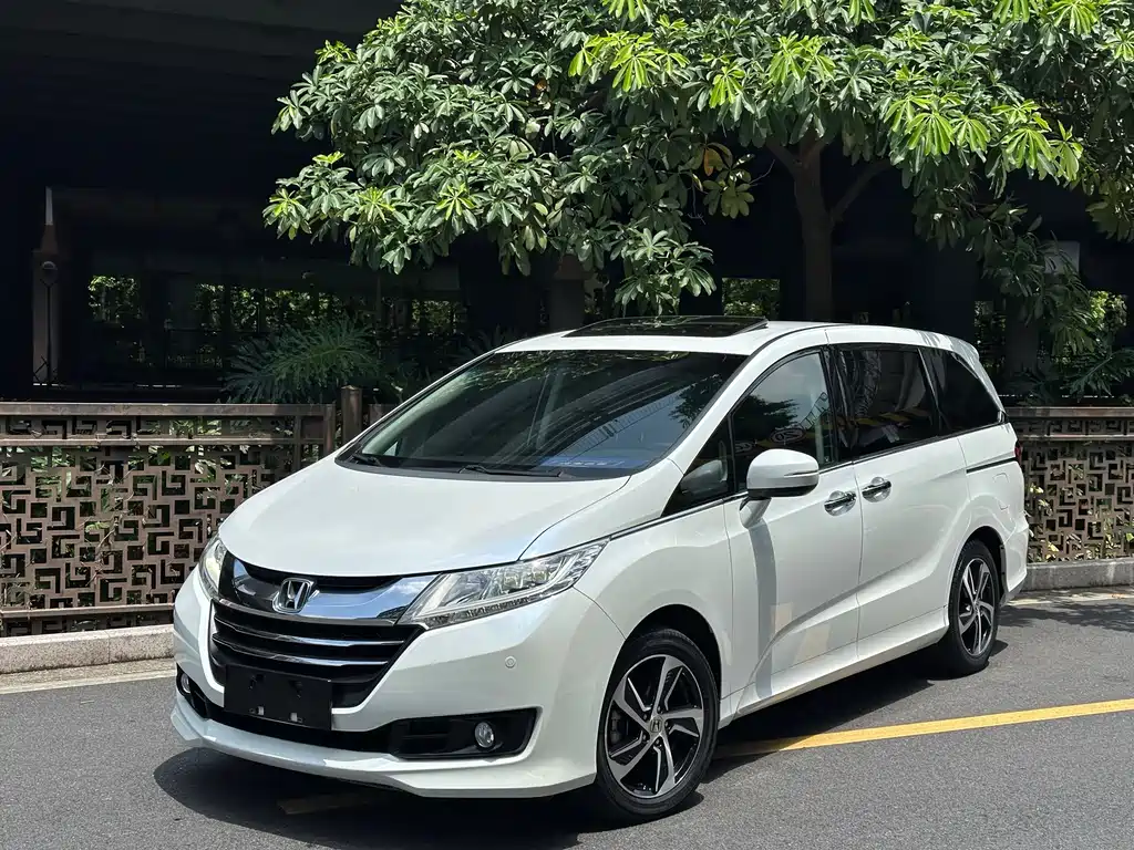 Honda Odyssey 2017 — фото 1