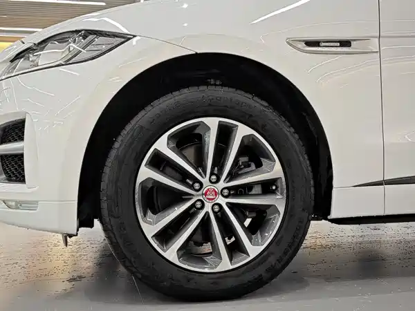 Jaguar F-PACE 2017
