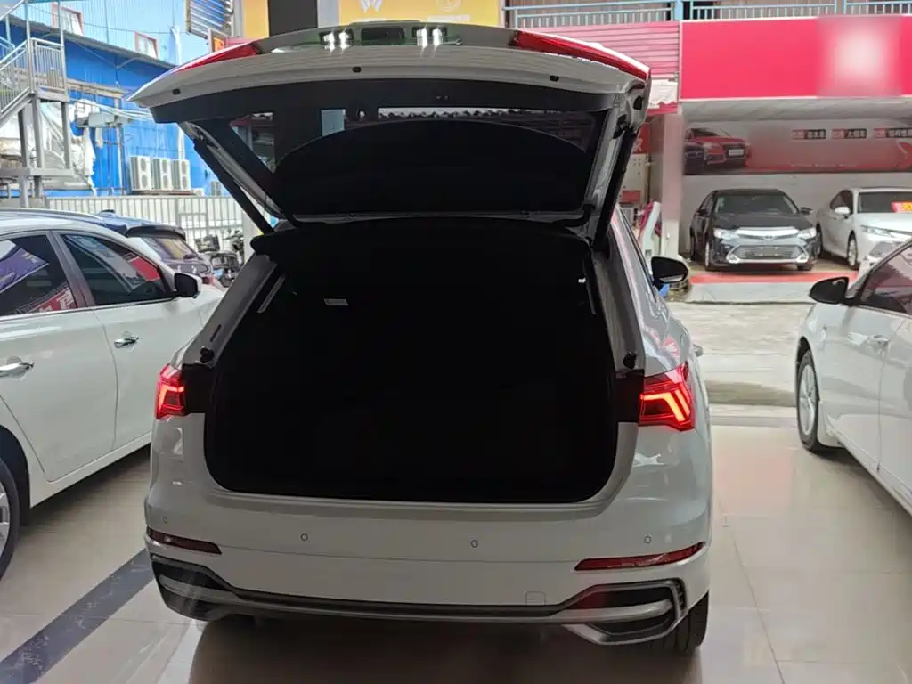 Audi Q3 2020 — фото 19