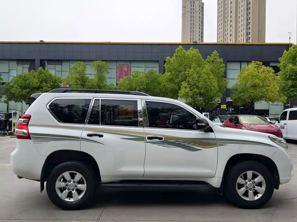Toyota Prado 2016 — фото 5