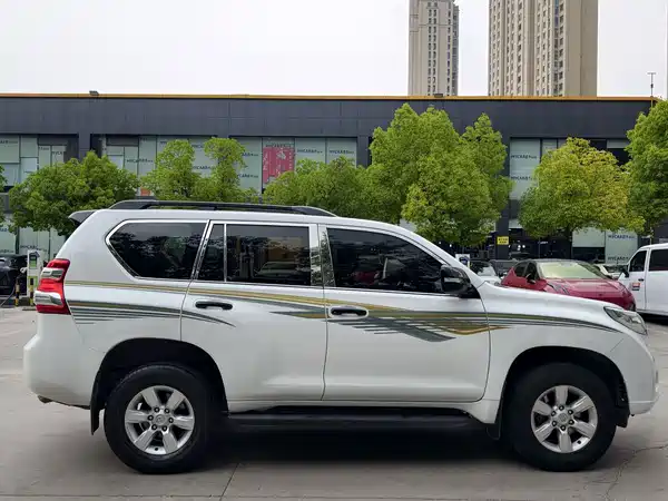 Toyota Prado 2016