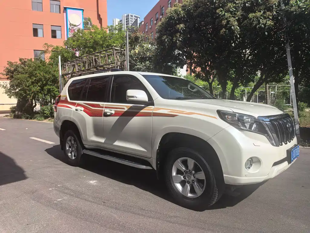 Toyota Prado 2016 — фото 3