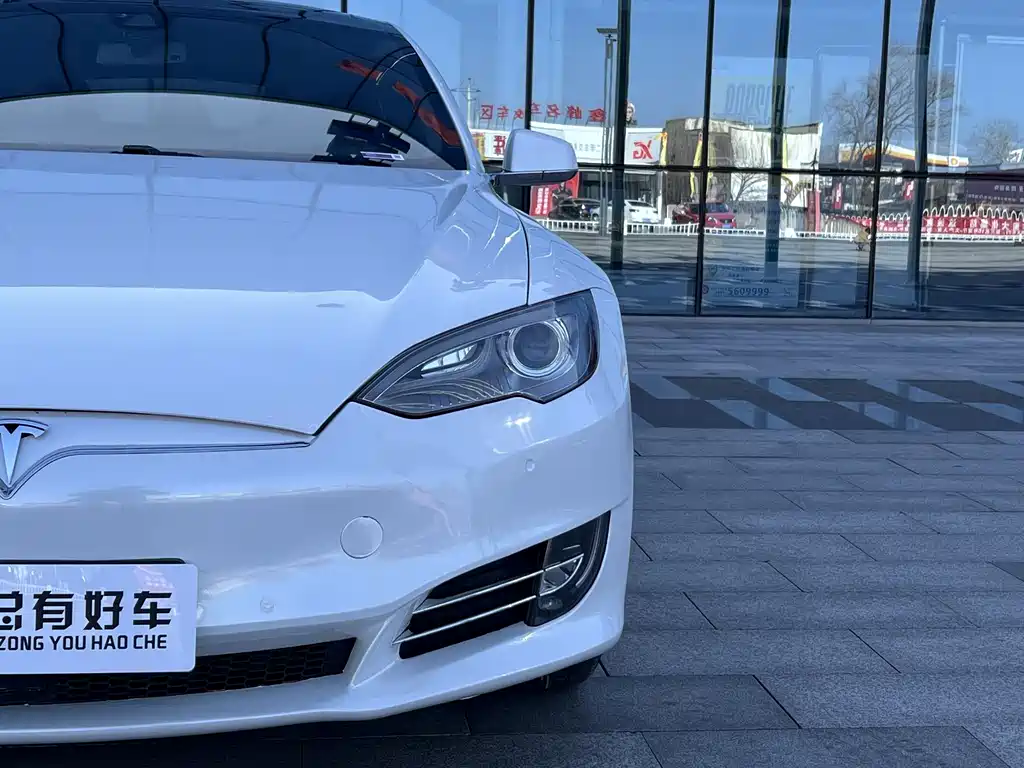 Tesla Model S 2016 — фото 8