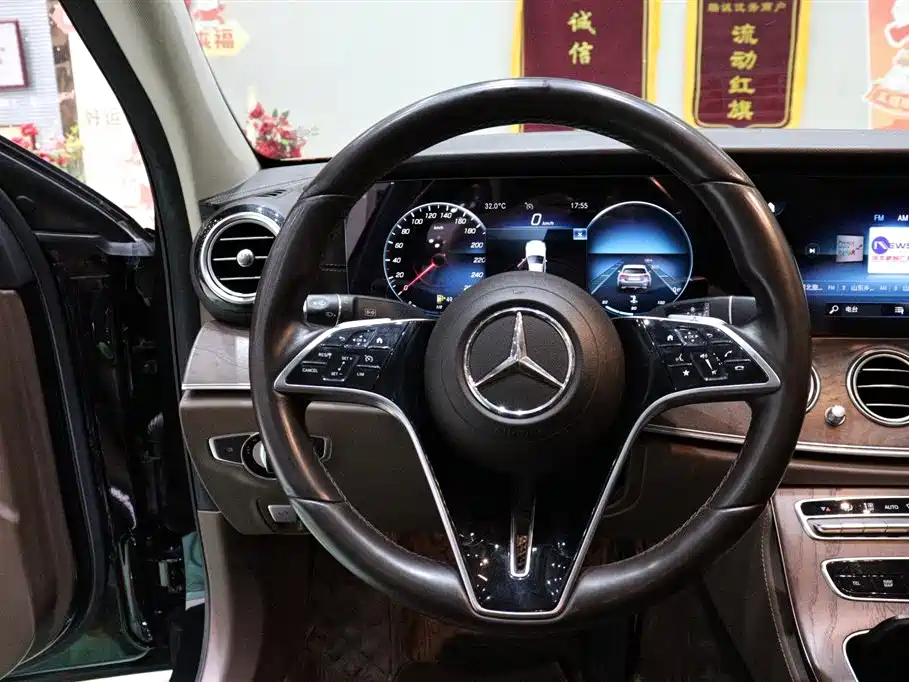 Mercedes-Benz E-Class 2021 — фото 14