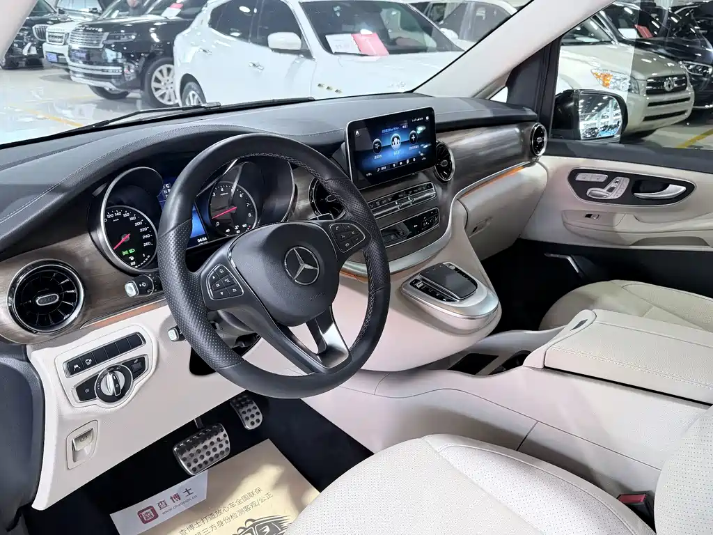 Mercedes-Benz V-Class 2020 — фото 4