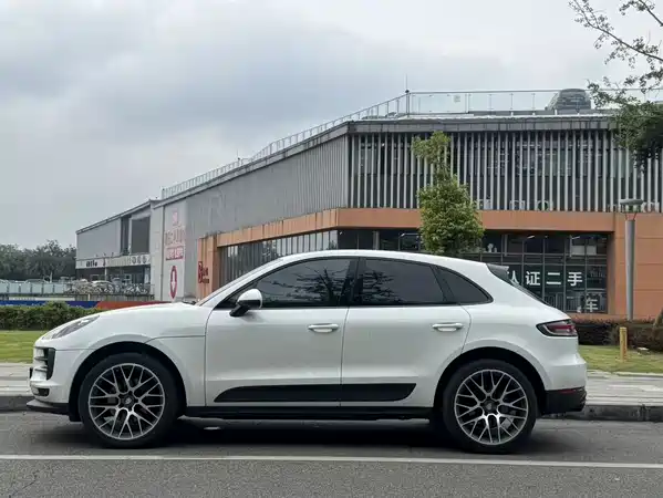 Porsche Macan 2021