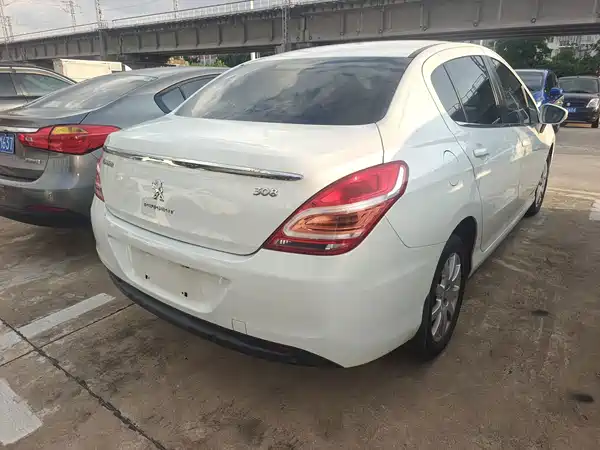 Peugeot 308 2015