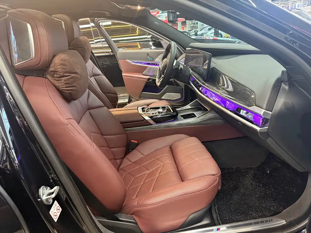 BMW i7 2023 — фото 15