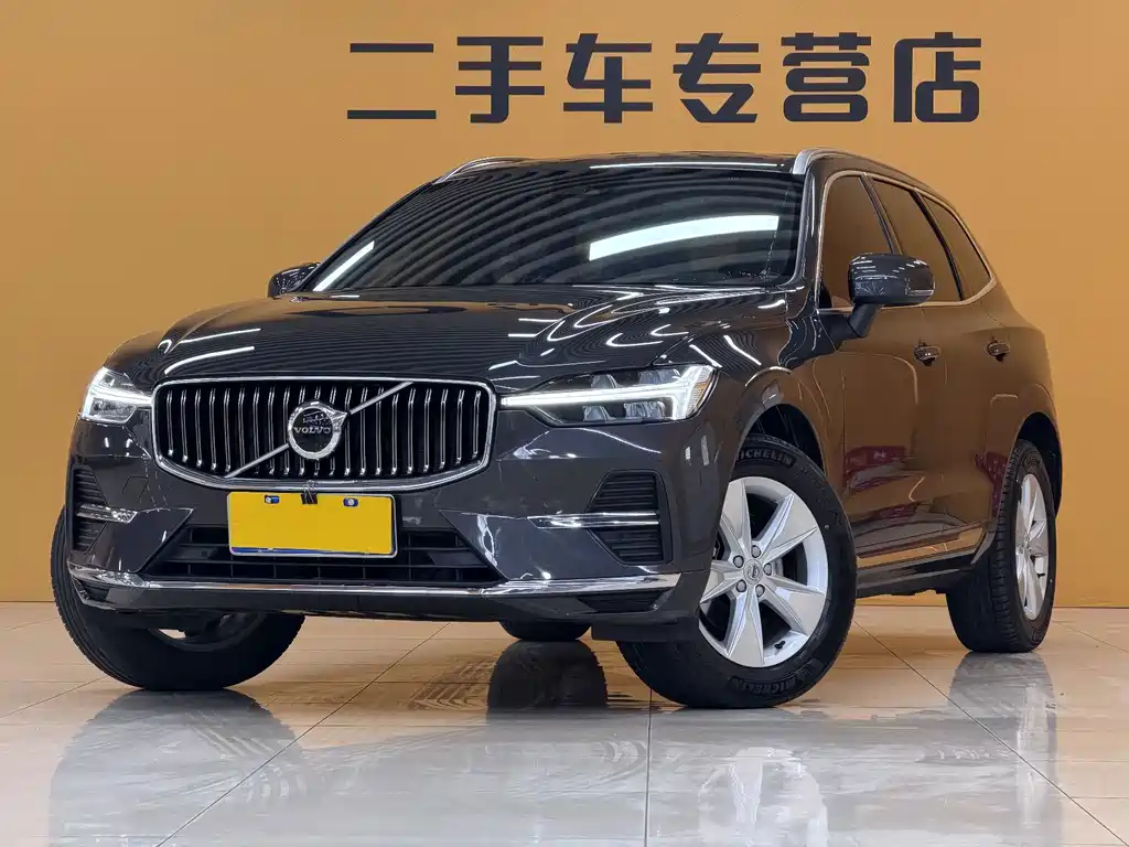 Volvo XC60 2021 — фото 1