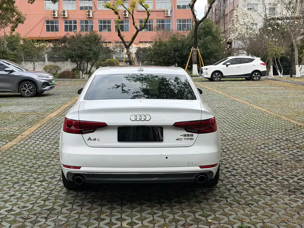 Audi A4L 2017 — фото 19