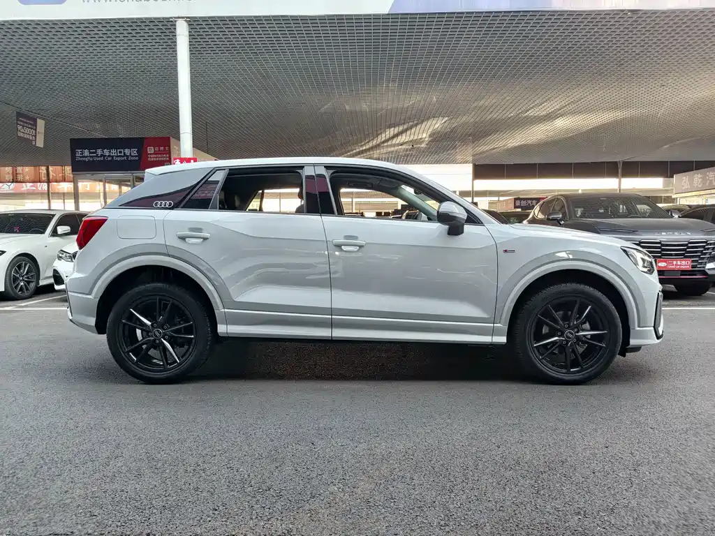 Audi Q2L 2022