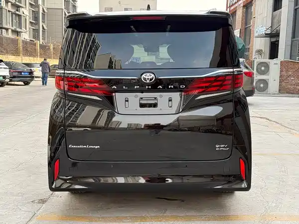Toyota Alphard 2025