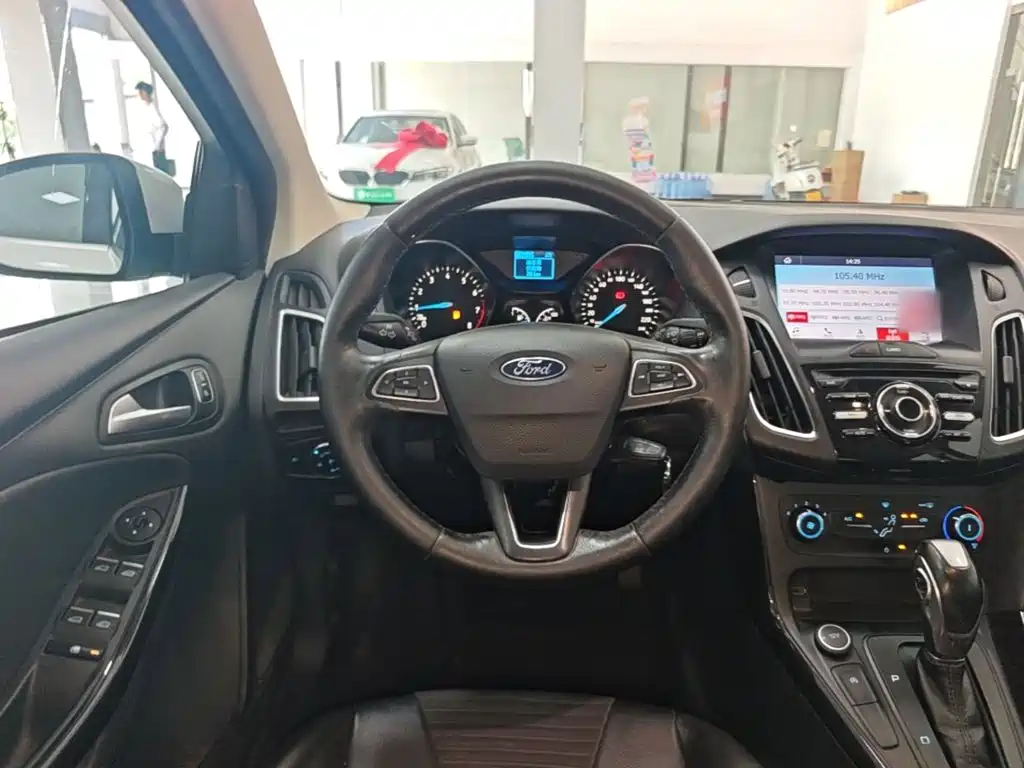 Ford Focus 2020 — фото 11