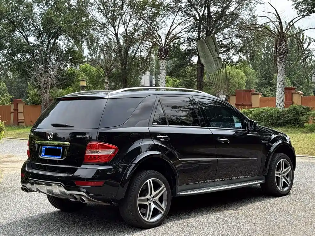 Mercedes-Benz M-Class AMG 2011 — фото 17