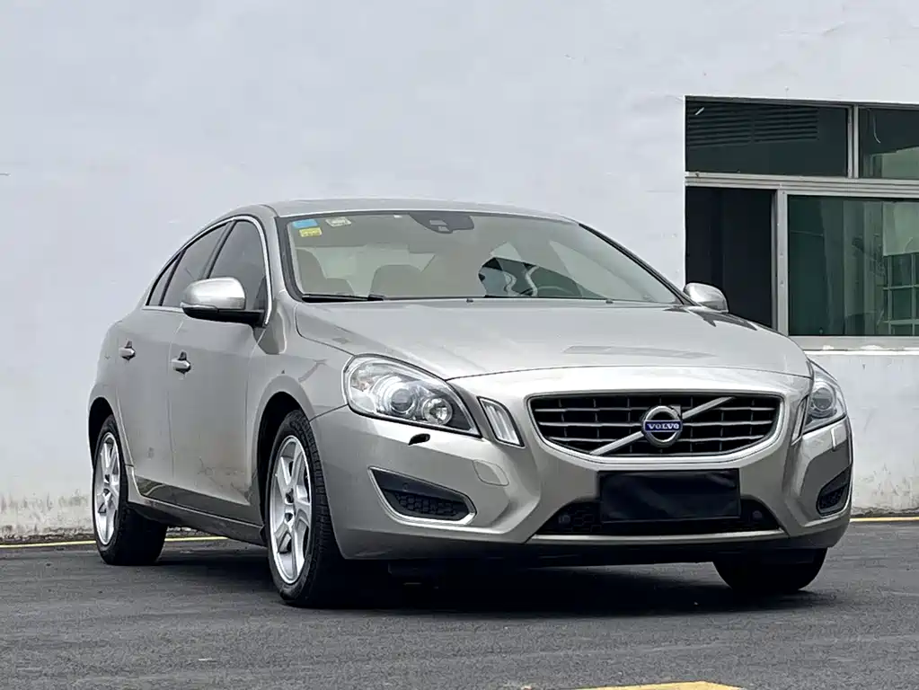 Volvo S60 2013 — фото 3