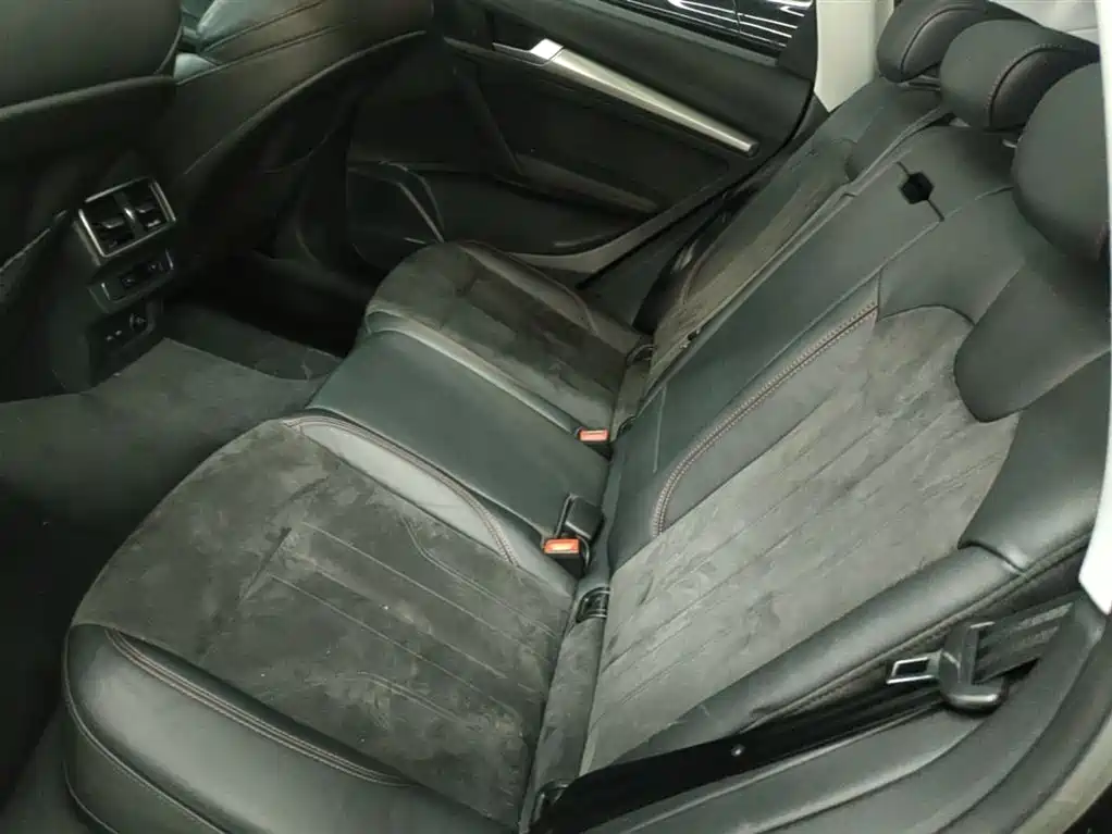 Audi Q5L 2020 — фото 16
