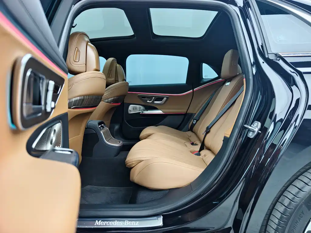 Mercedes-Benz E-Class 2025 — фото 15