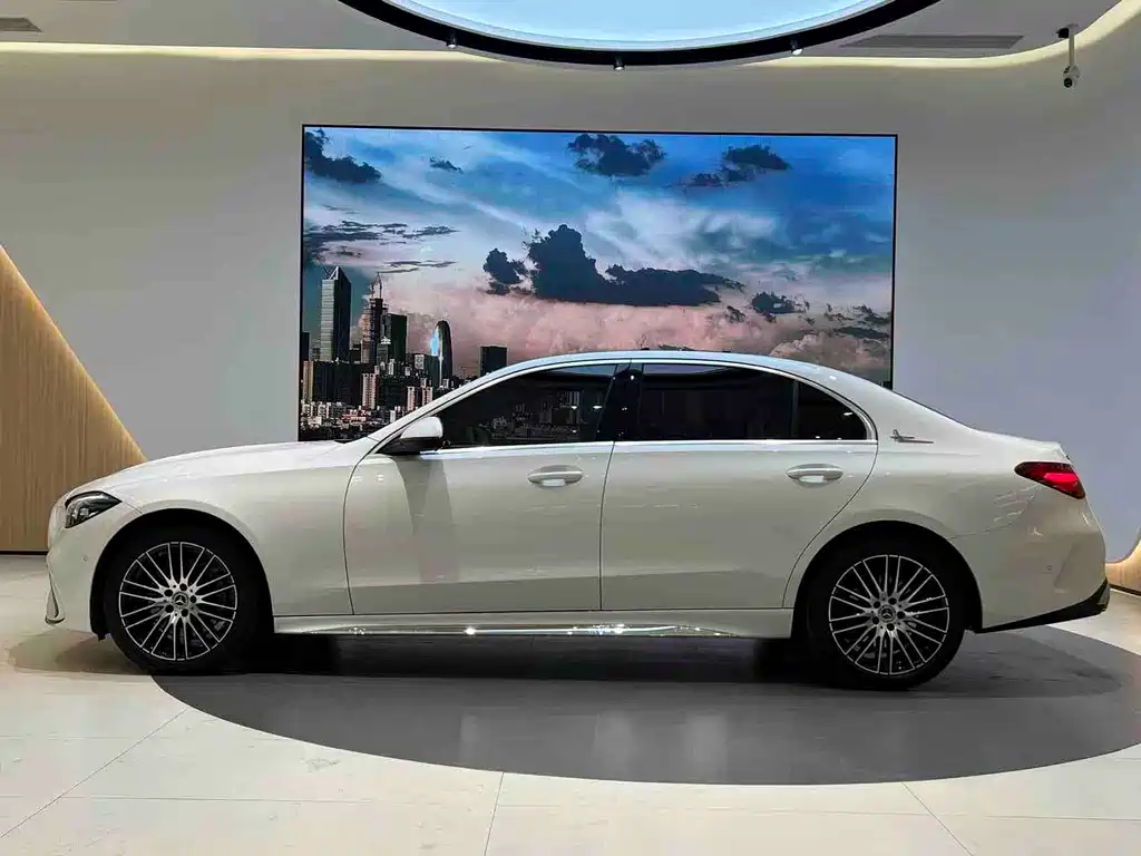 Mercedes-Benz C-Class 2023