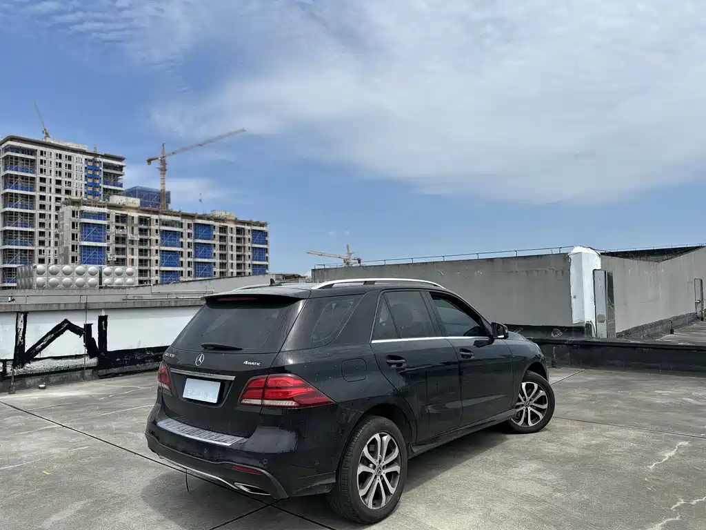 Mercedes-Benz GLE 2017 — фото 11