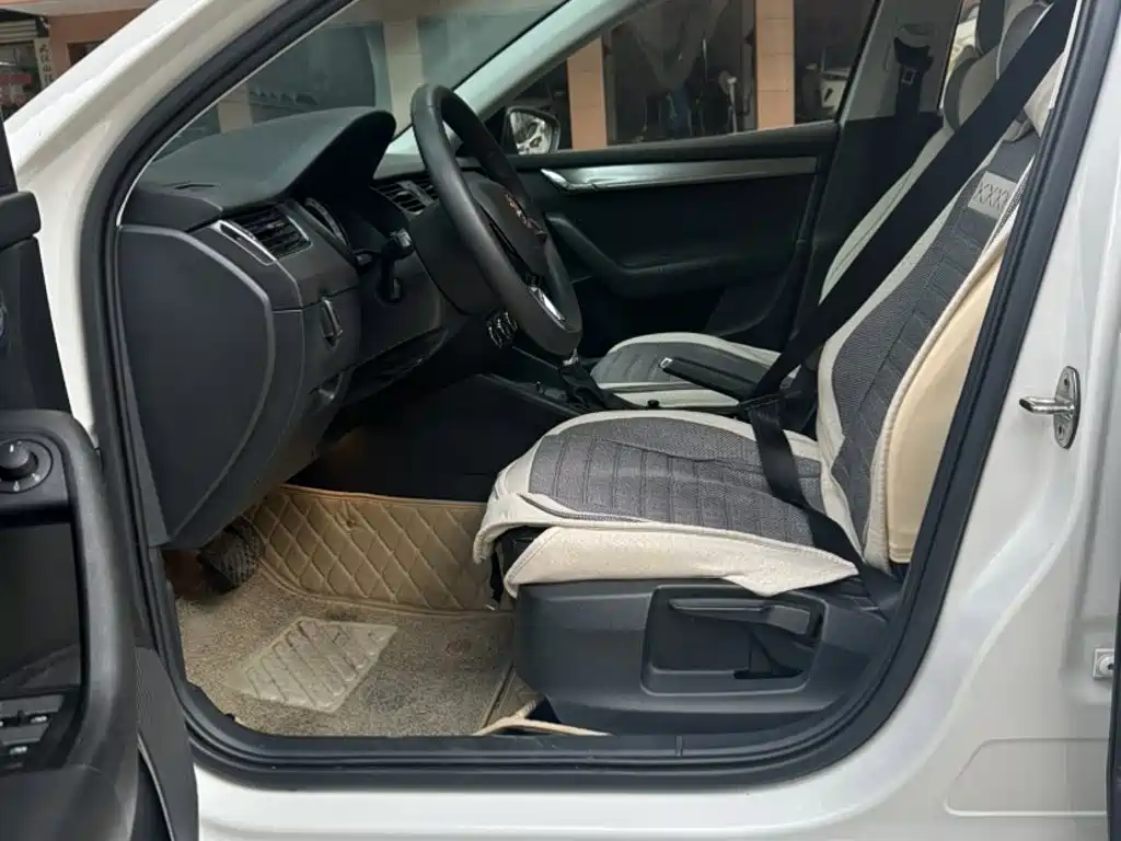 Skoda Octavia 2019 — фото 12