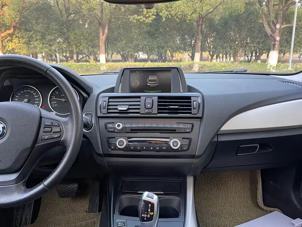 BMW 1 Series 2015 — фото 19