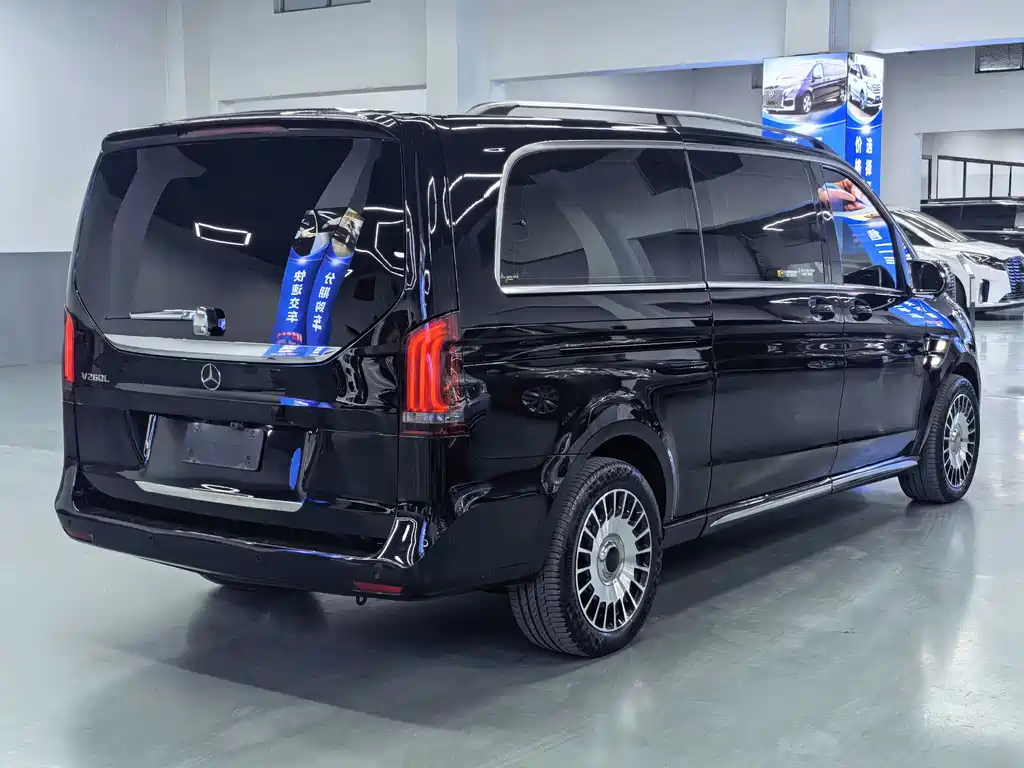 Mercedes-Benz Vito 2022 — фото 18