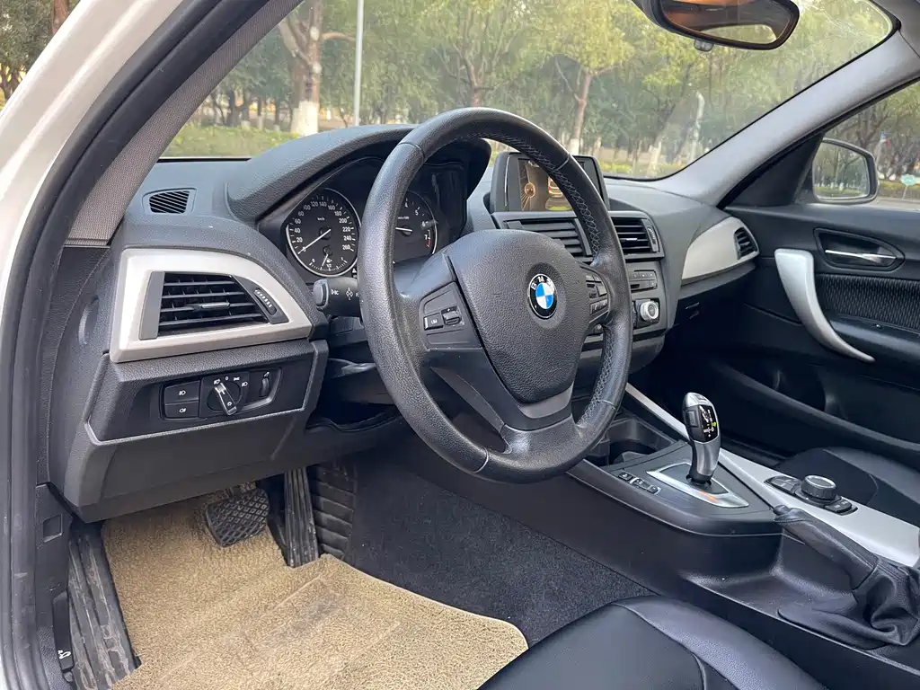 BMW 1 Series 2015 — фото 11