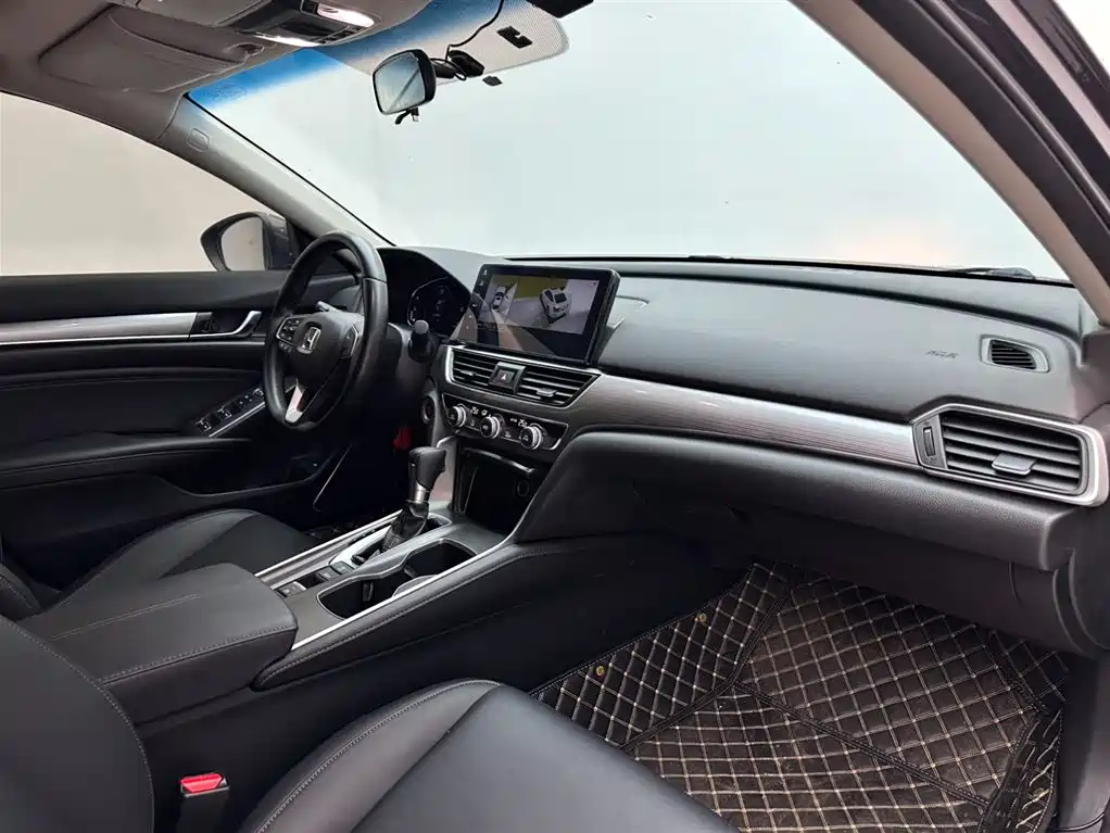 Honda Accord 2022 — фото 11