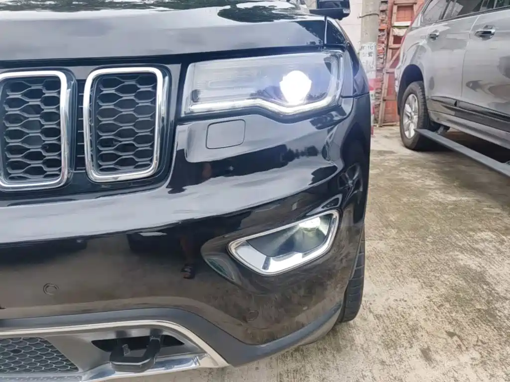 Jeep Grand Cherokee 2019 — фото 24