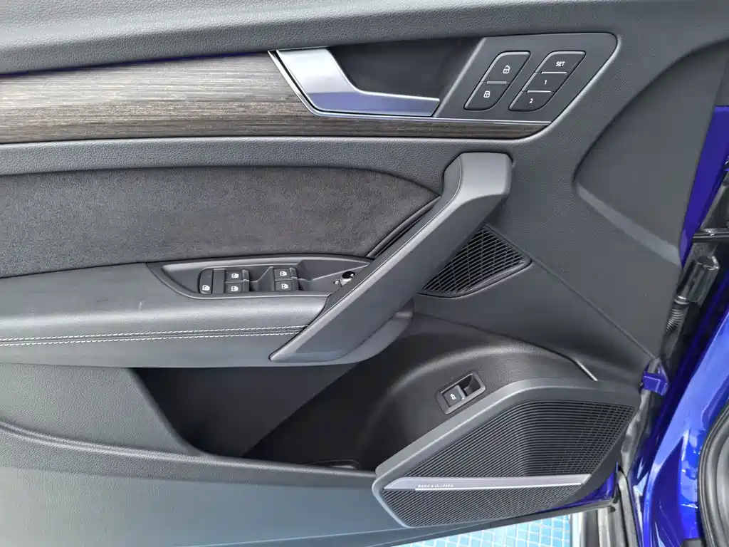 Audi Q5L 2021 — фото 10