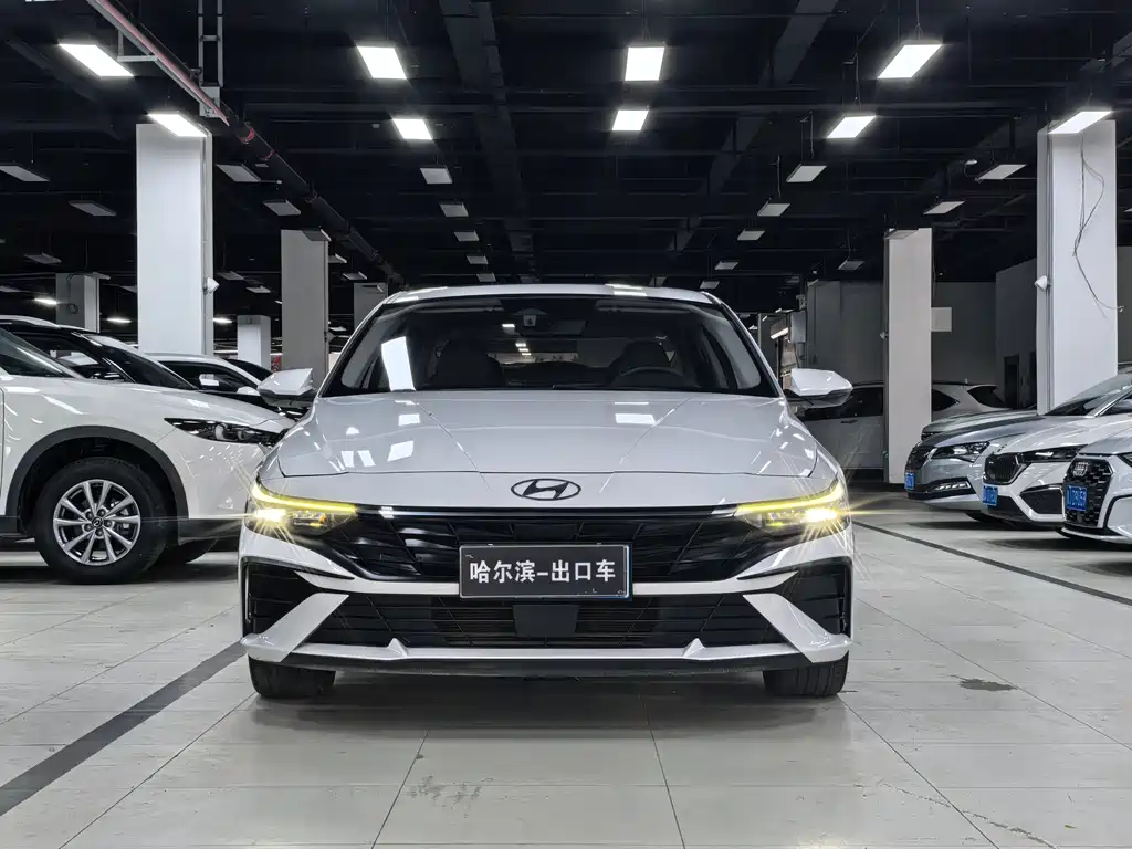 Hyundai Elantra 2023
