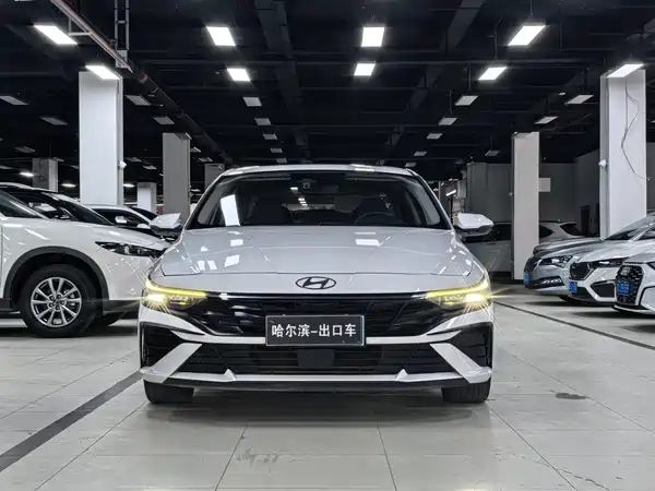 Hyundai Elantra 2023