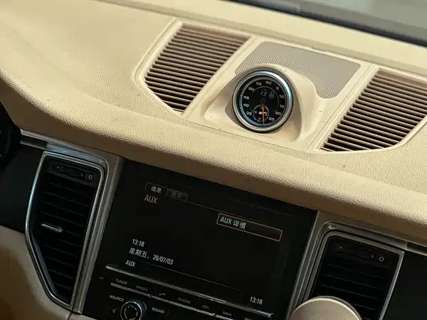 Porsche Macan 2014