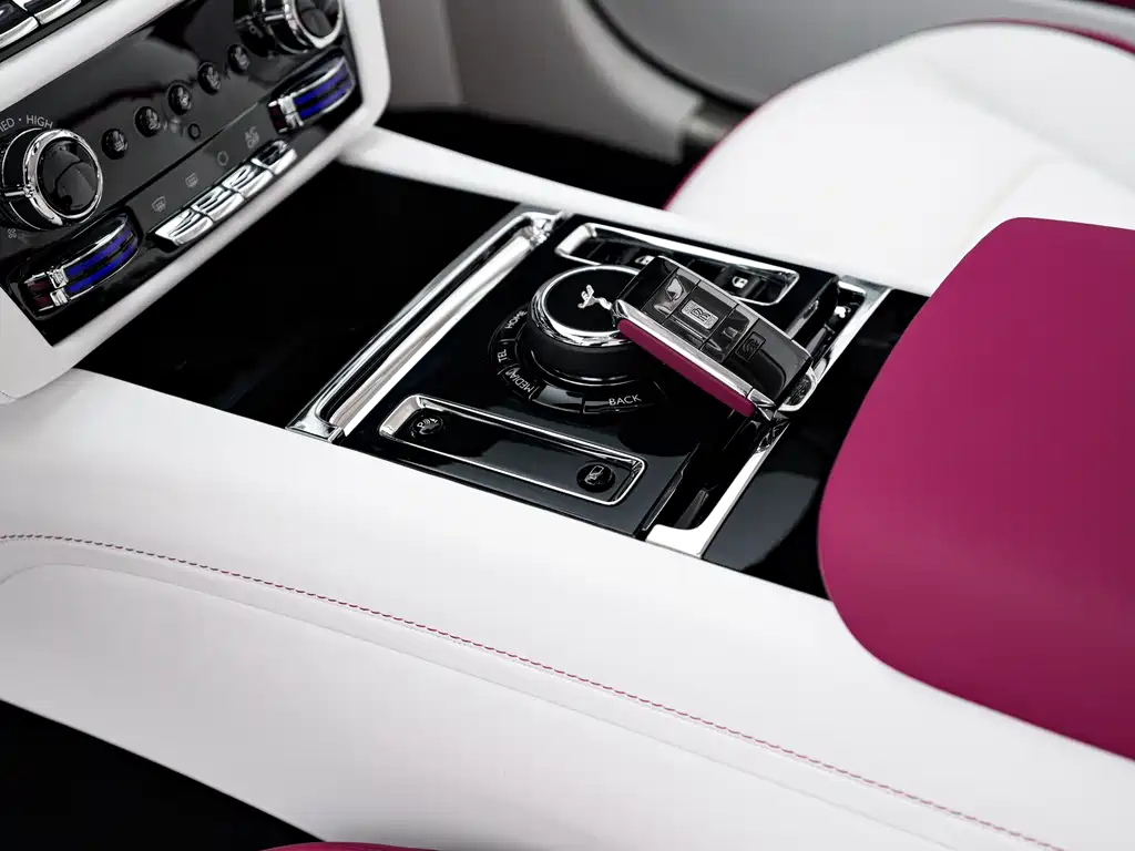 Rolls-Royce Phantom 2025 — фото 16
