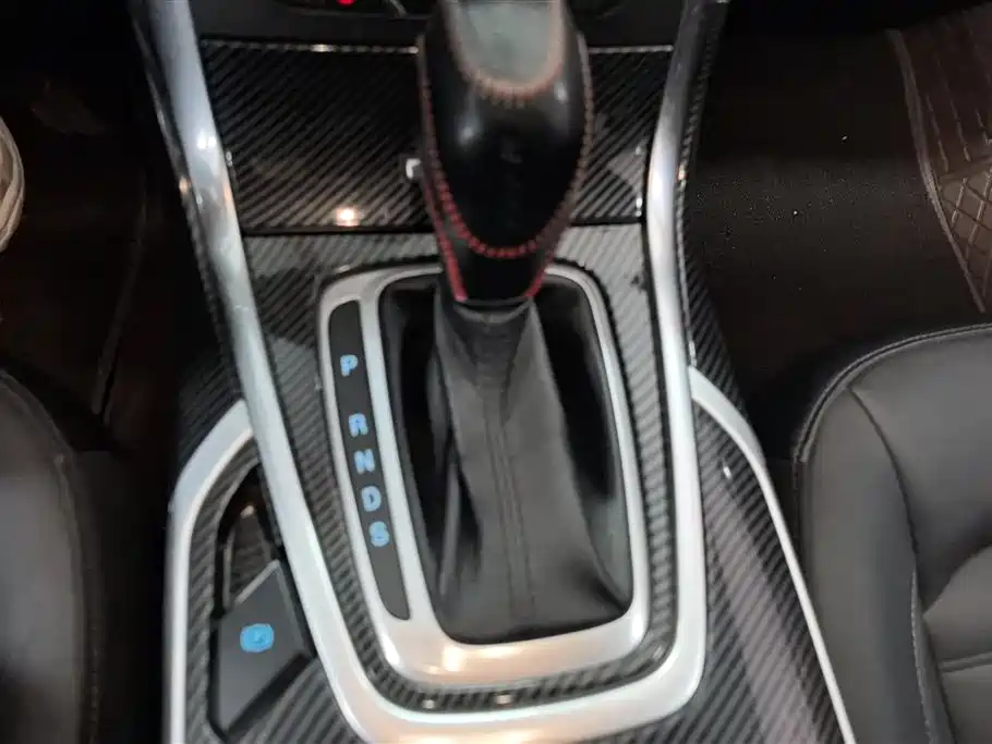 Ford Edge 2018 — фото 16