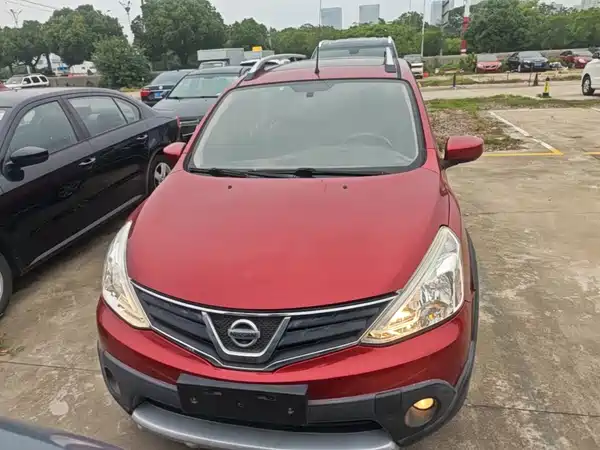 Nissan Livina 2015