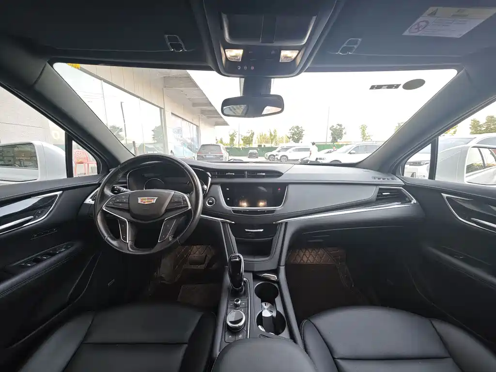Cadillac XT5 2022 — фото 10