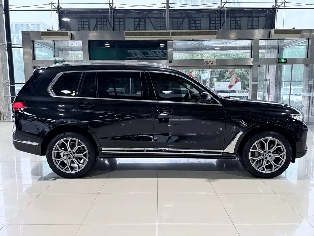 BMW X7 2020 — фото 23