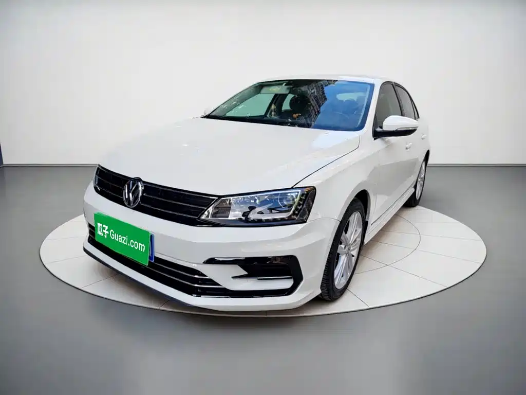 Volkswagen Sagitar 2018