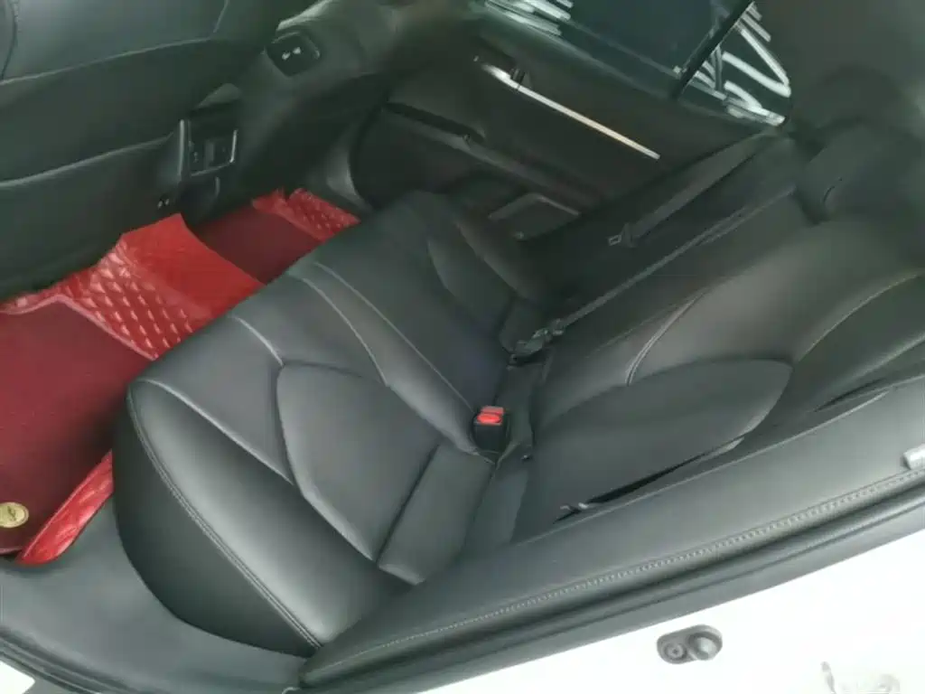Toyota Camry 2022 — фото 17