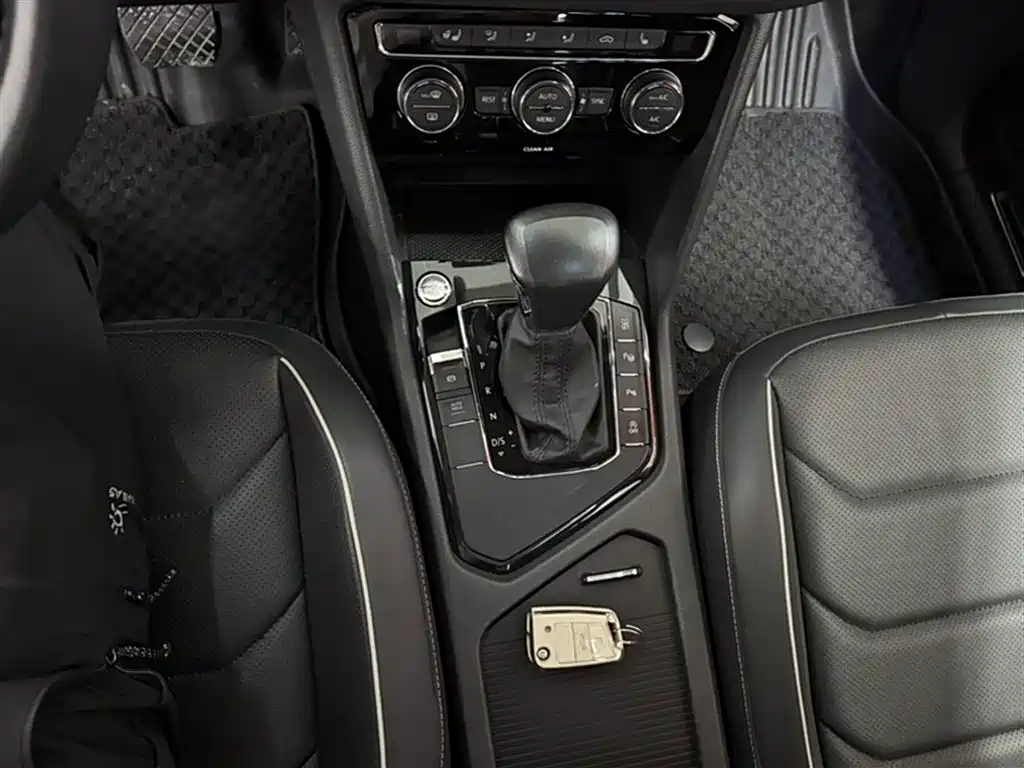 Volkswagen Tiguan L 2017 — фото 13