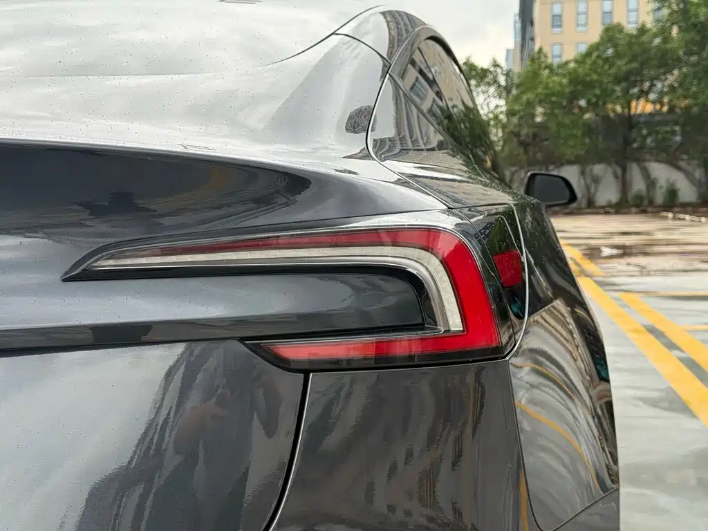 Tesla Model 3 2024 — фото 13