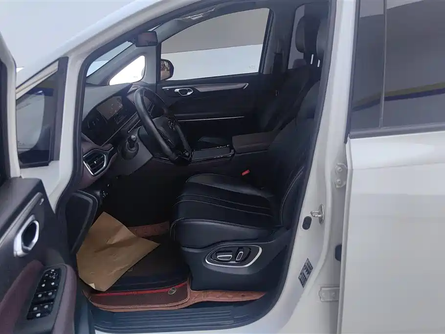 GAC Motor Trumpchi M6 2023 — фото 9