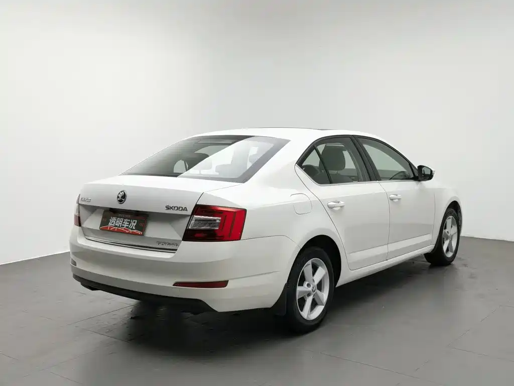 Skoda Octavia 2015 — фото 2
